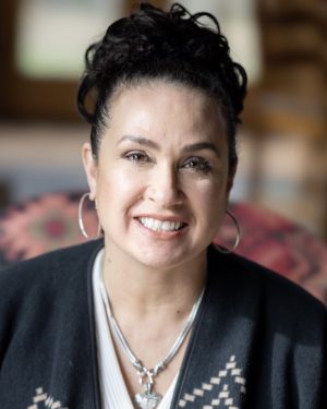 Joni Theobald headshot